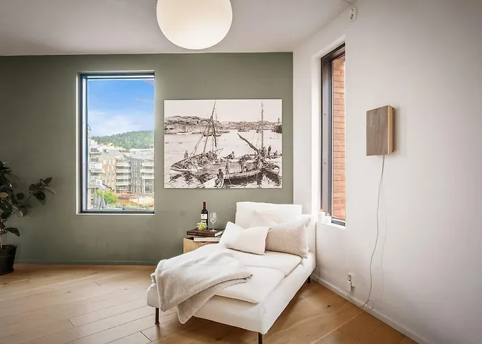 Wow! Fjord View - Designer Apartment, 2 Bedrooms, Sleeps 6 People *