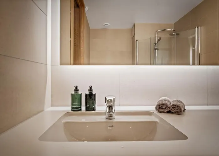 Wow! Fjord View - Designer Apartment, 2 Bedrooms, Sleeps 6 People