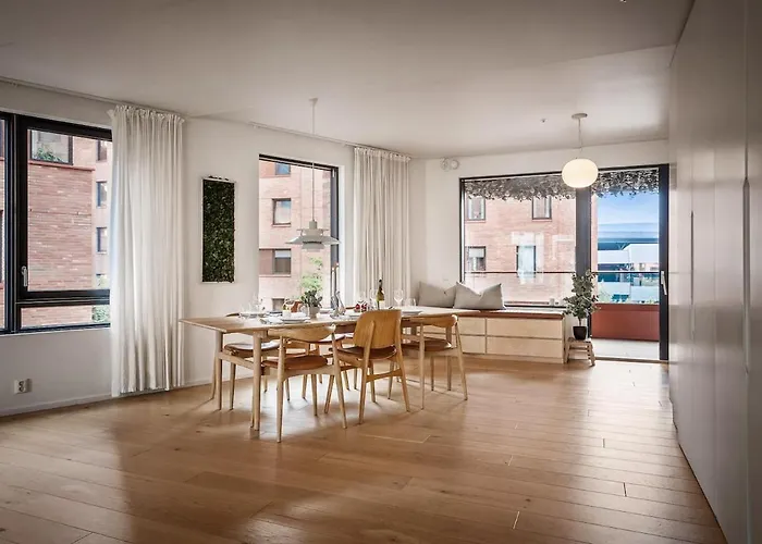 Wow! Fjord View - Designer Apartment, 2 Bedrooms, Sleeps 6 People